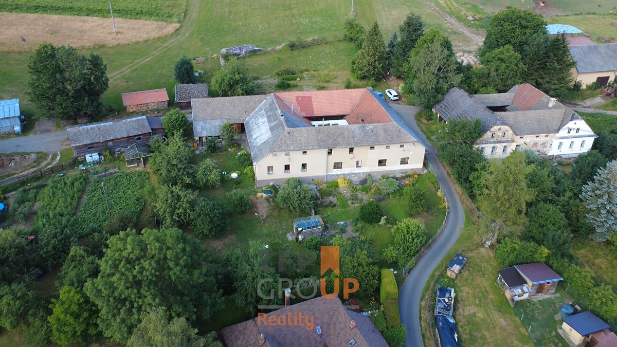 Prodej rodinného domu 300 m², pozemek 5115 m² – fotografie 3
