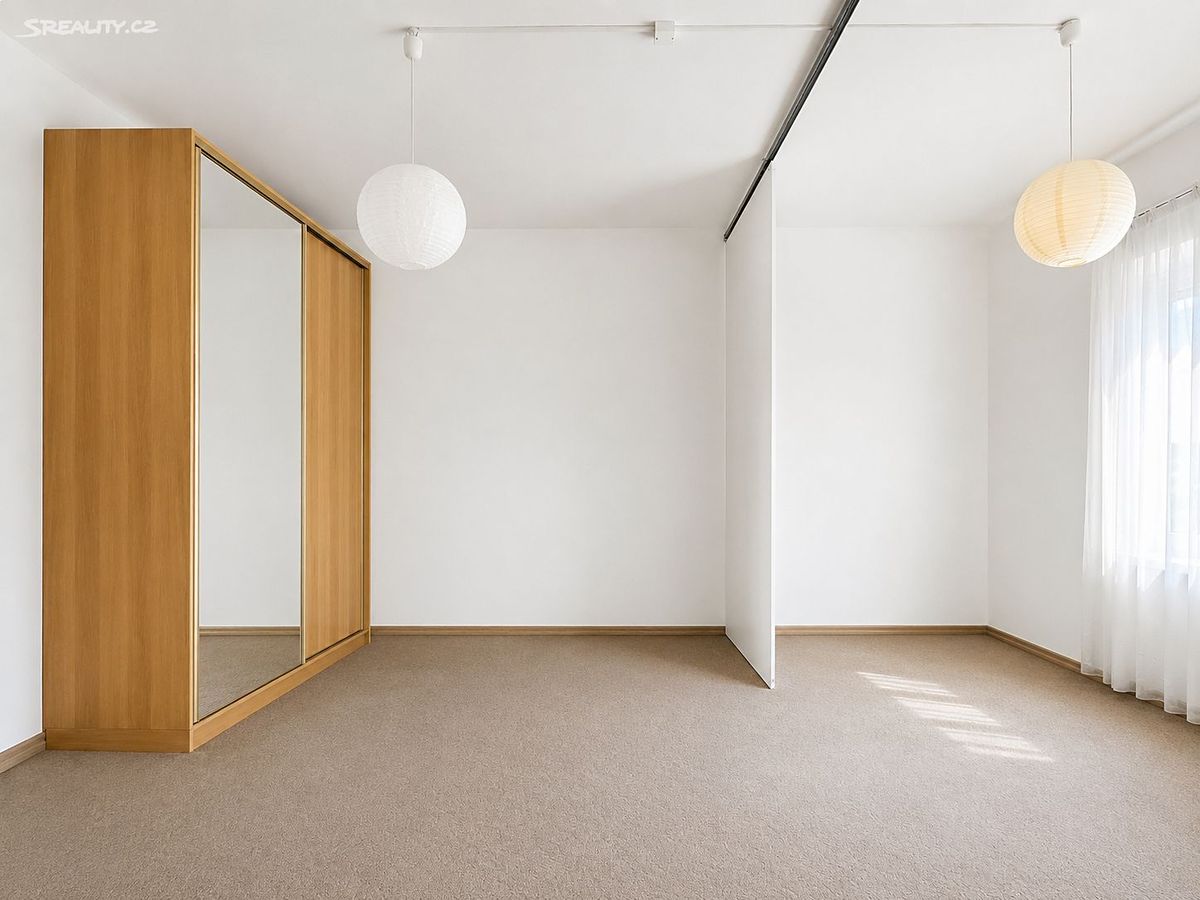 Pronájem bytu 2+1 90 m² – fotografie 3
