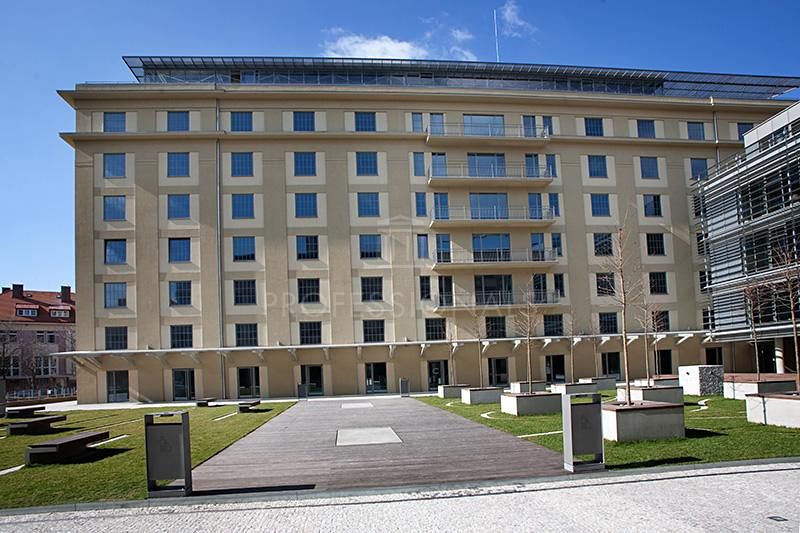 Pronájem kanceláře 653 m² – fotografie 3