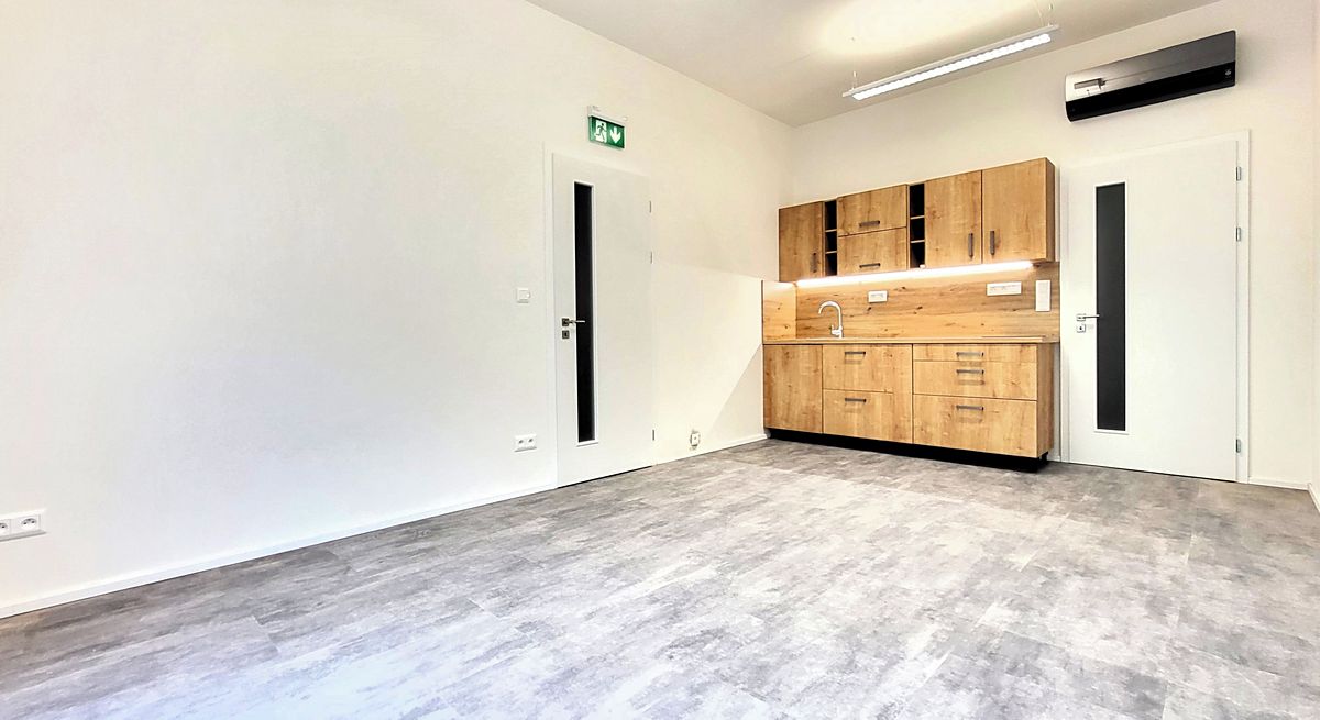 Pronájem obchodního prostoru 93 m² – fotografie 3