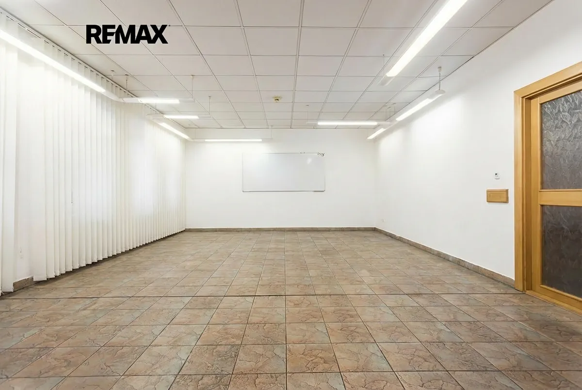 Pronájem kanceláře 200 m²