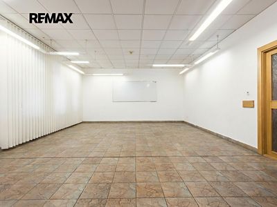 Pronájem kanceláře 200 m²