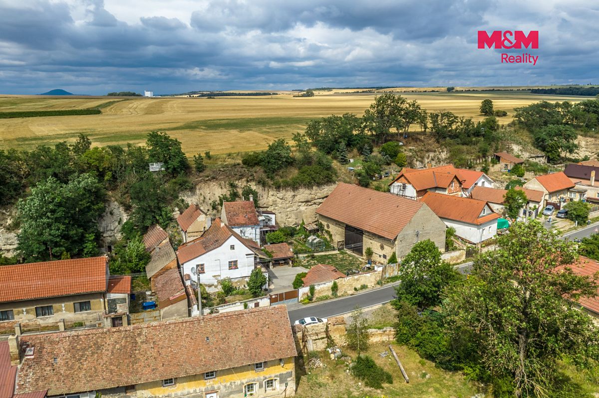 Prodej rodinného domu 155 m², pozemek 445 m² – fotografie 2