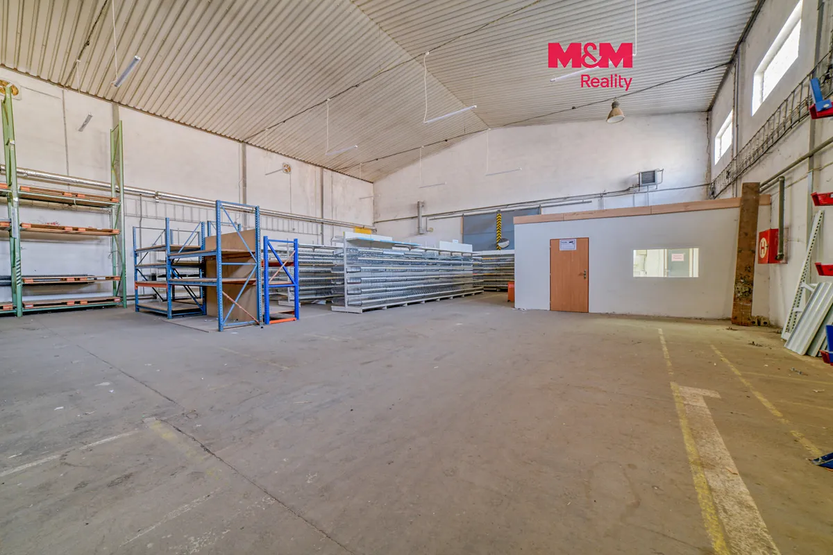 Pronájem obchodního prostoru 425 m²
