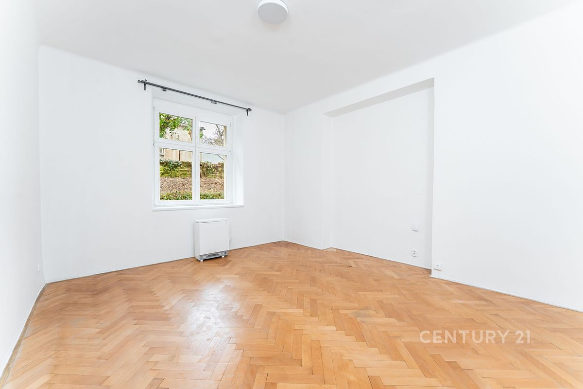 Pronájem bytu 2+kk 48 m² – fotografie 3