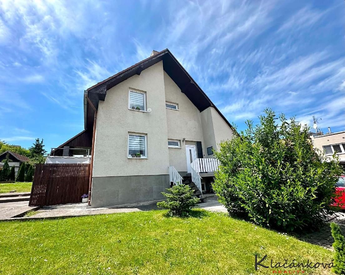 Prodej rodinného domu 216 m², pozemek 713 m²