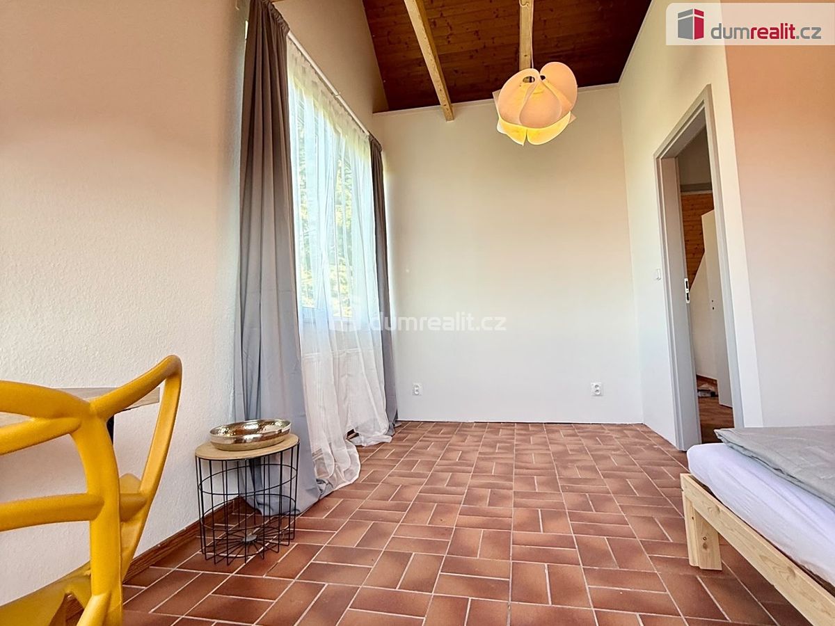 Pronájem bytu pokoje 14 m² – fotografie 2