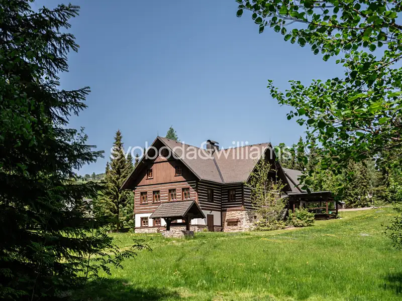 Prodej rodinného domu 535 m², pozemek 28284 m², Paseky nad Jizerou – náhled fotky 1