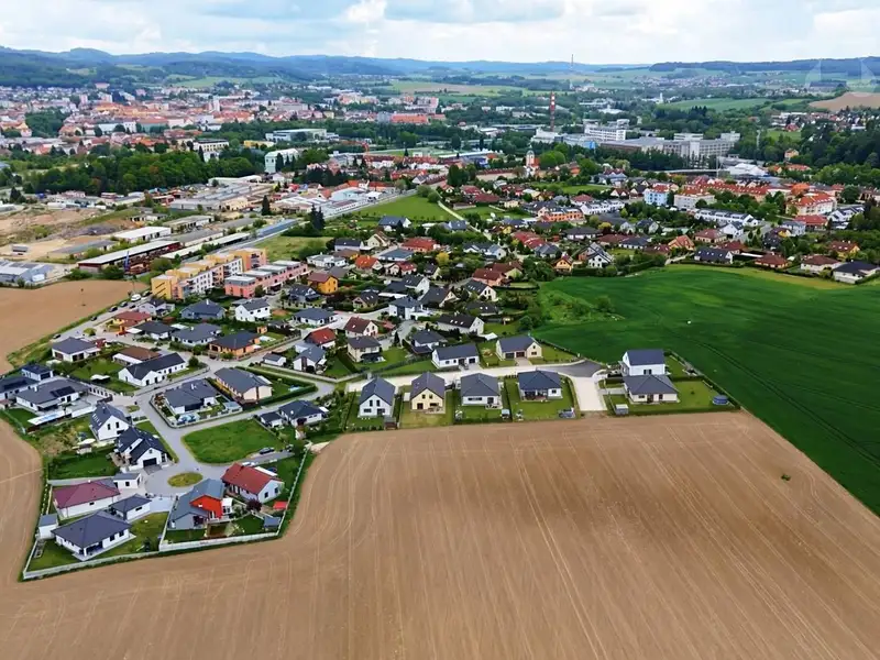Prodej stavebního pozemku 8173 m², Písek – náhled fotky 2