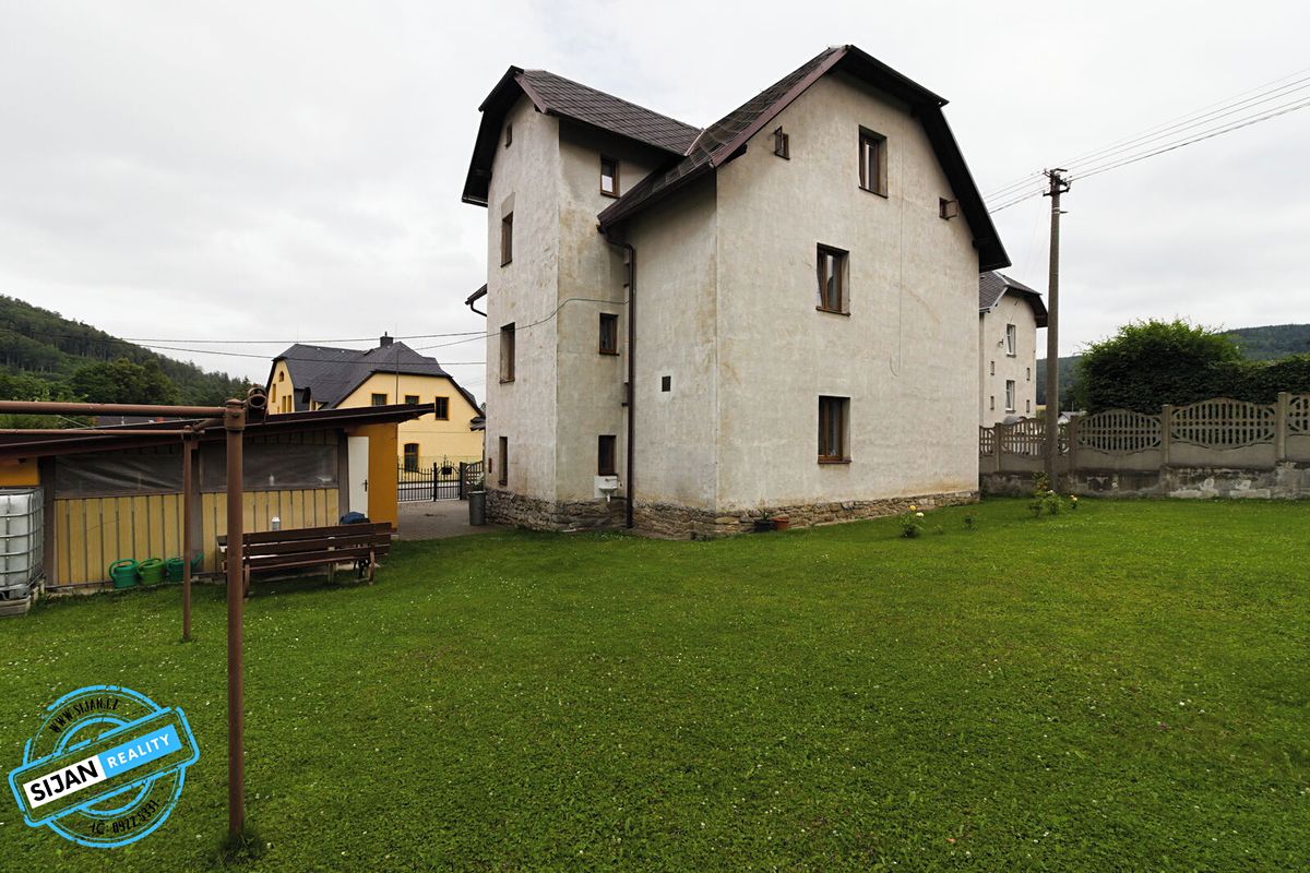 Prodej rodinného domu 168 m², pozemek 899 m² – fotografie 3