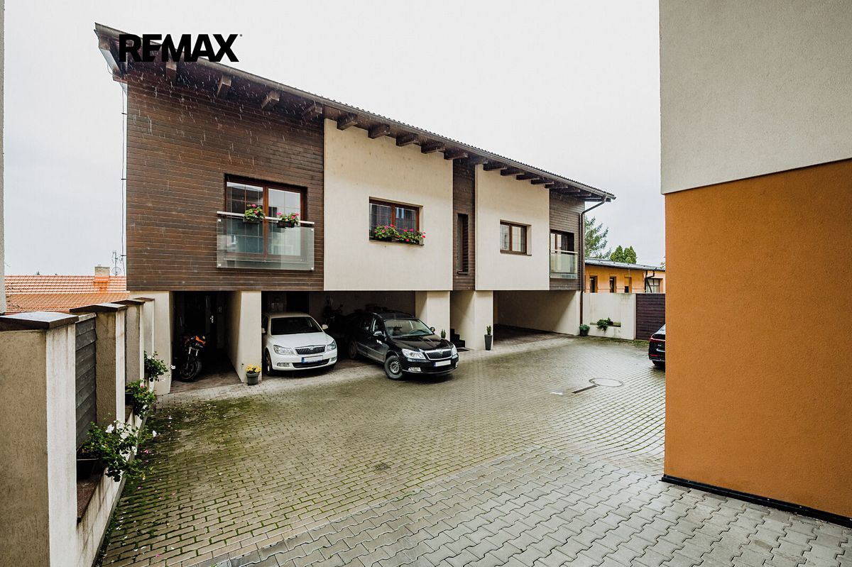 Prodej kanceláře 214 m²