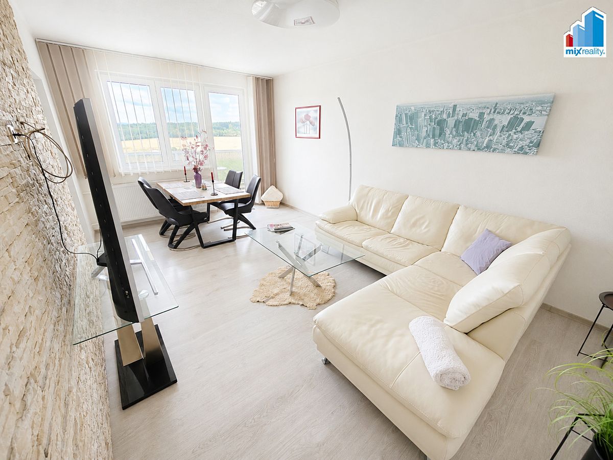 Prodej rodinného domu 261 m², pozemek 806 m² – fotografie 4