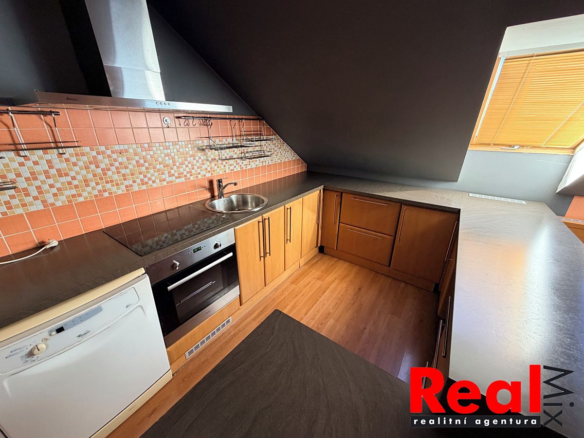 Pronájem bytu 2+kk 48 m² – fotografie 2