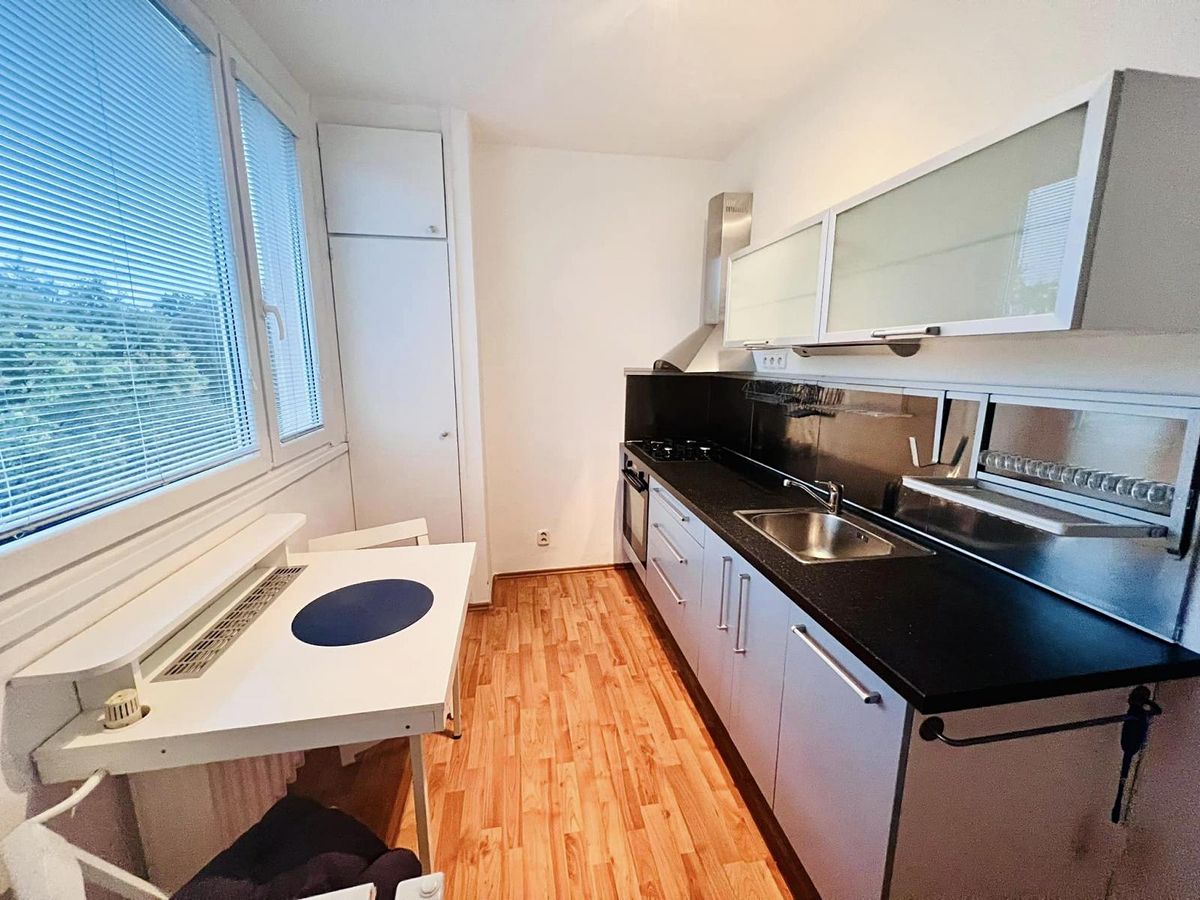 Pronájem bytu 2+1 58 m² – fotografie 2
