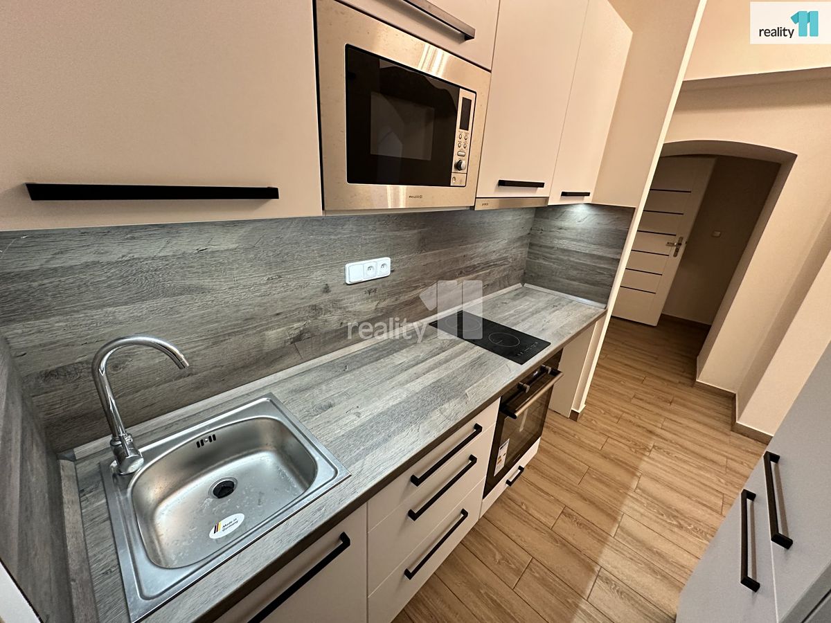 Pronájem bytu 3+kk 85 m² – fotografie 2