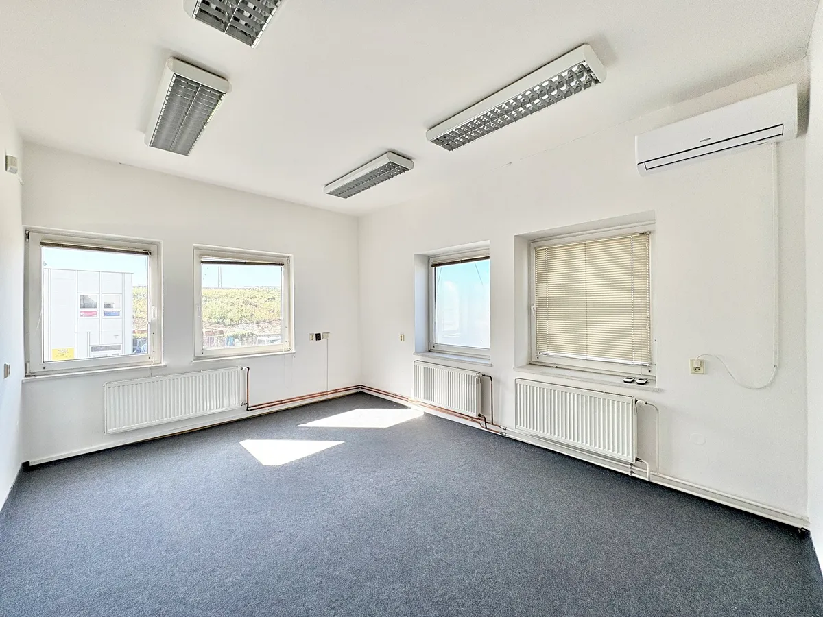 Pronájem kanceláře 58 m²