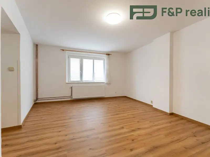 Pronájem rodinného domu 102 m², pozemek 251 m², Praha – náhled fotky 1