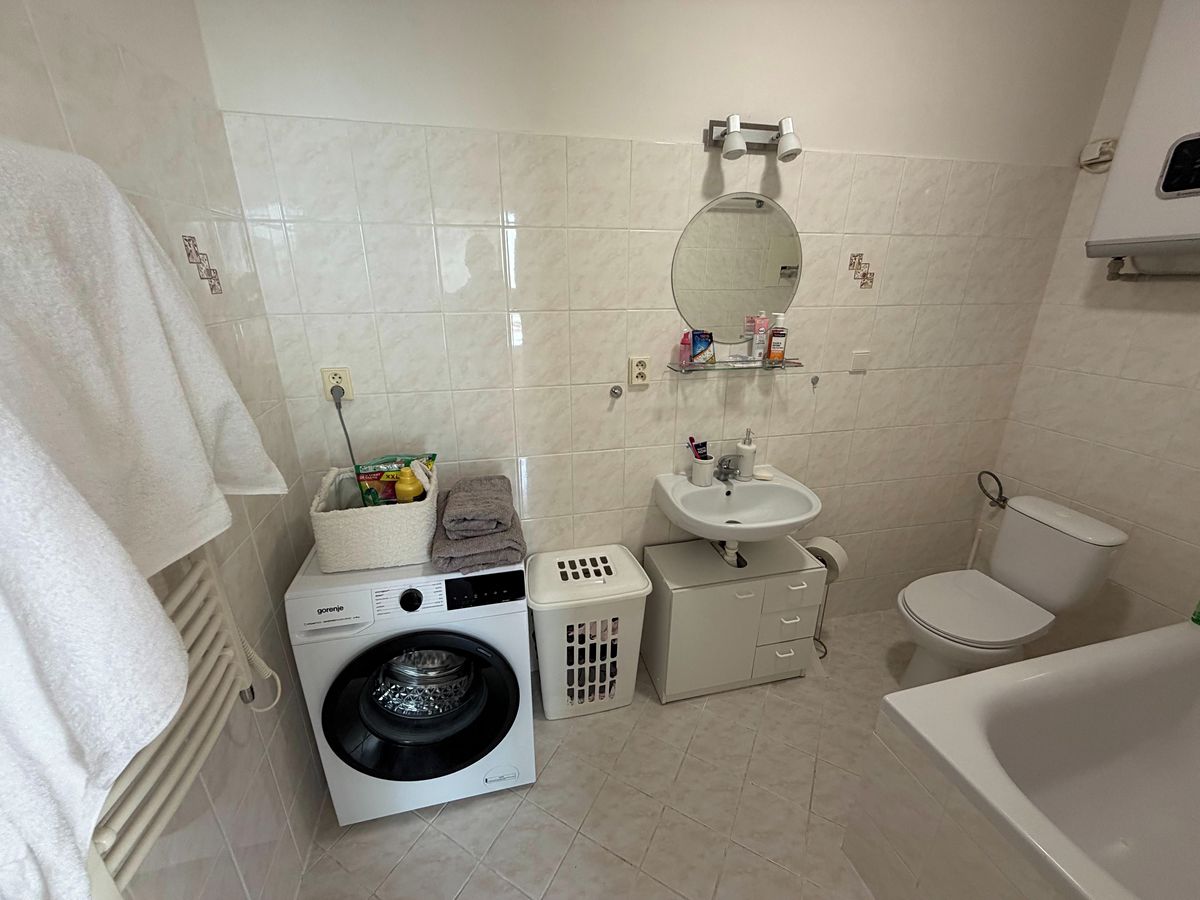 Pronájem bytu 1+kk 38 m² – fotografie 4
