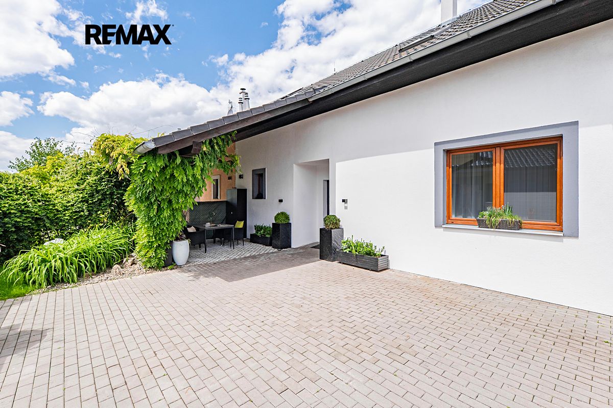 Prodej rodinného domu 246 m², pozemek 396 m²