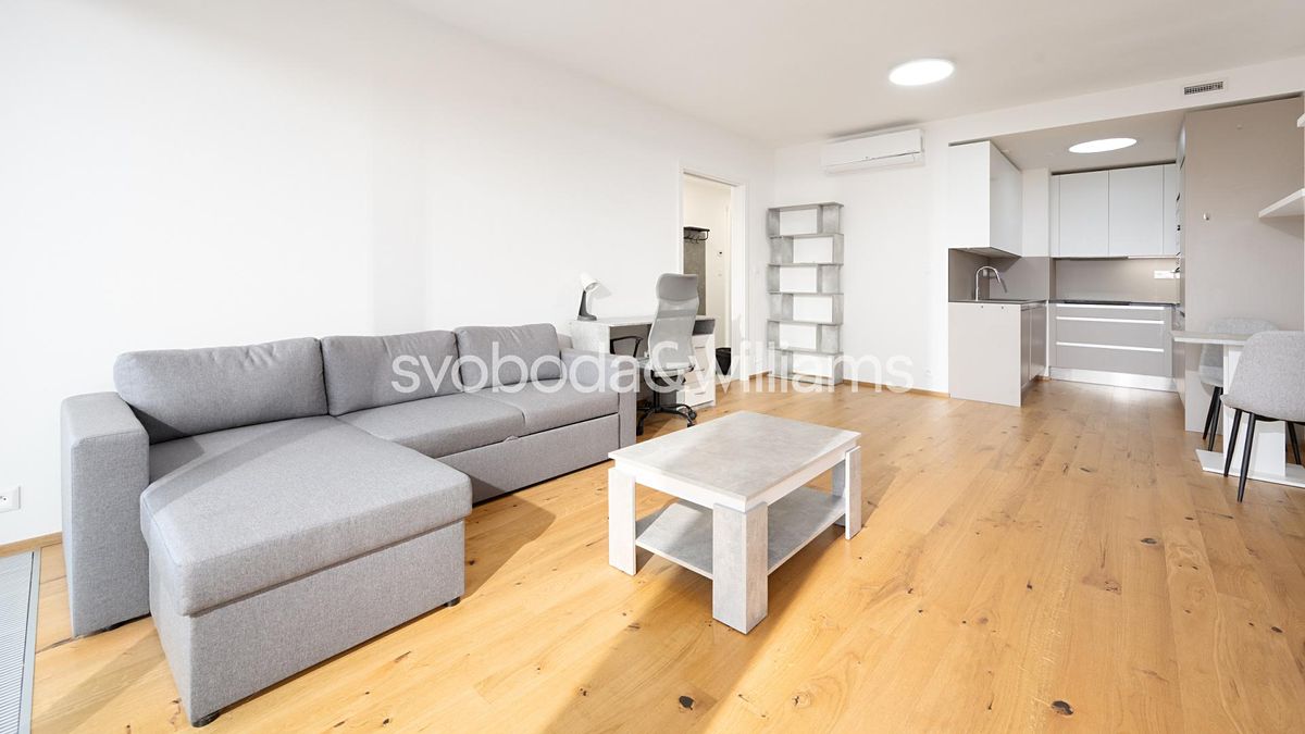 Pronájem bytu 2+kk 54 m² – fotografie 2