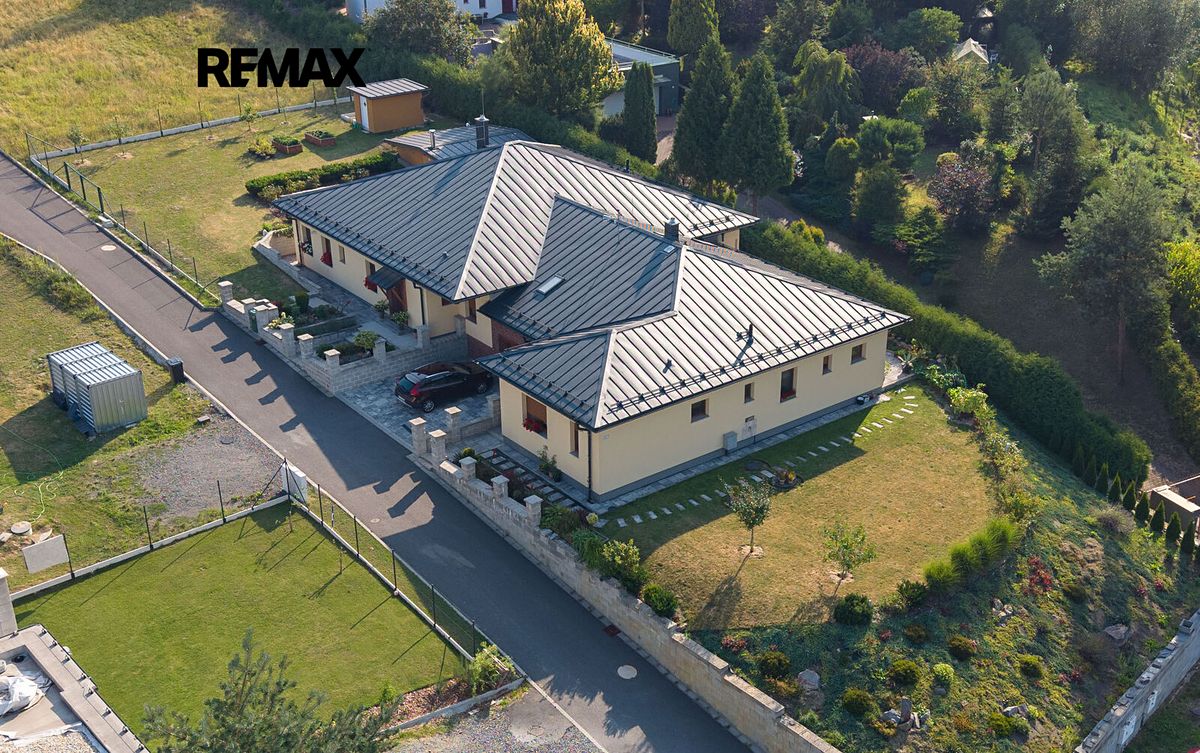 Prodej rodinného domu 344 m², pozemek 1575 m²