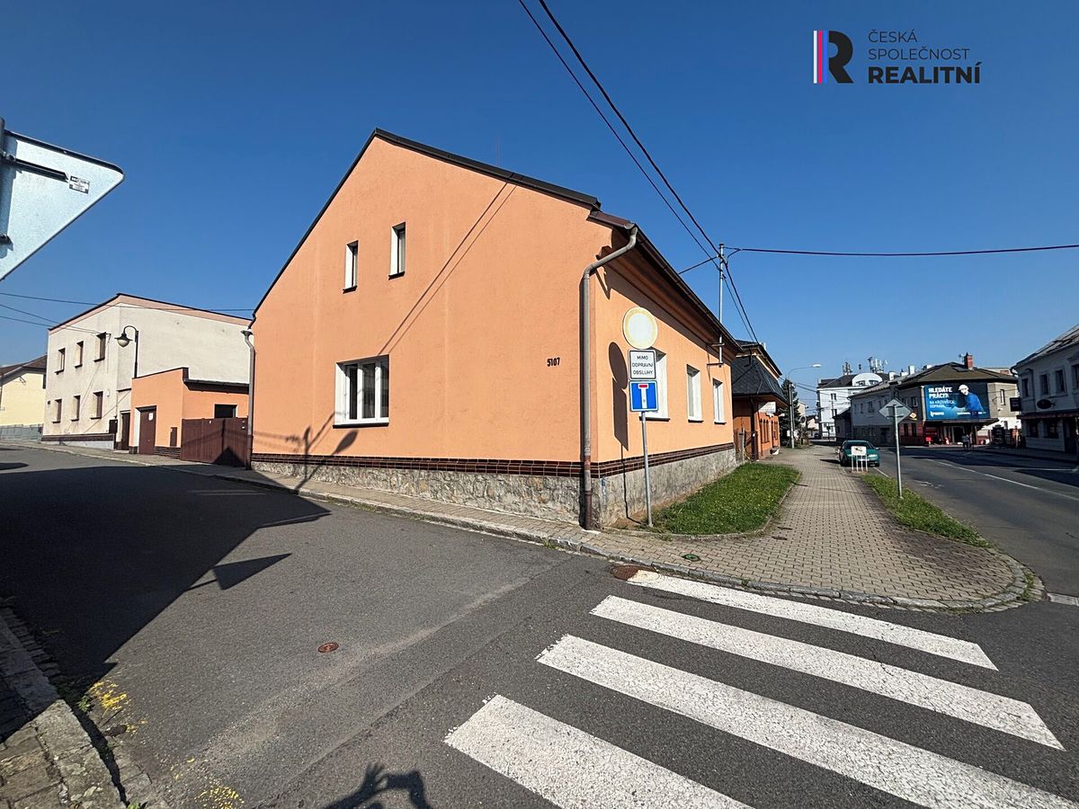 Prodej rodinného domu 235 m², pozemek 444 m²