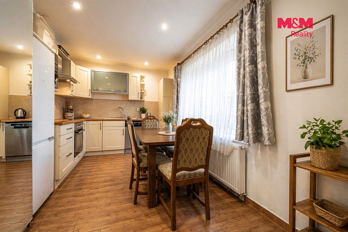 Prodej rodinného domu 105 m², pozemek 1008 m² – fotografie 4