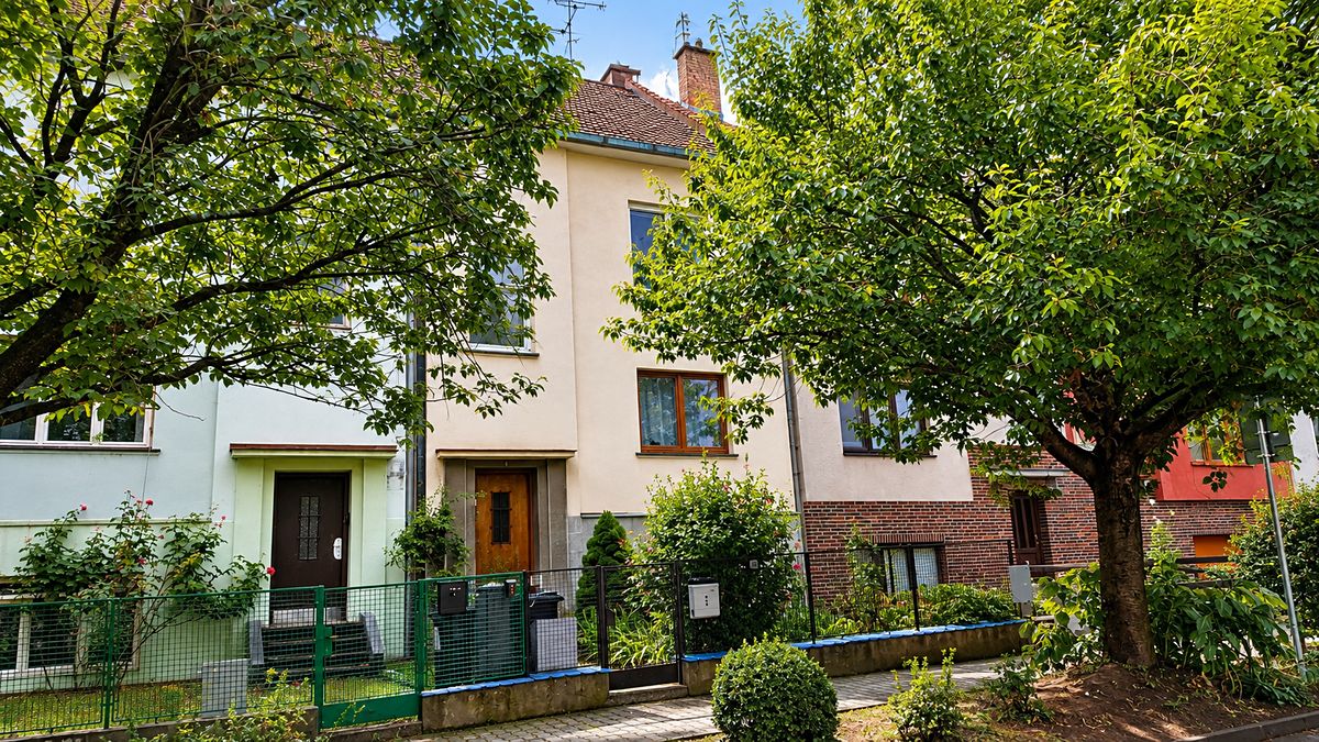 Prodej rodinného domu 180 m², pozemek 311 m² – fotografie 2