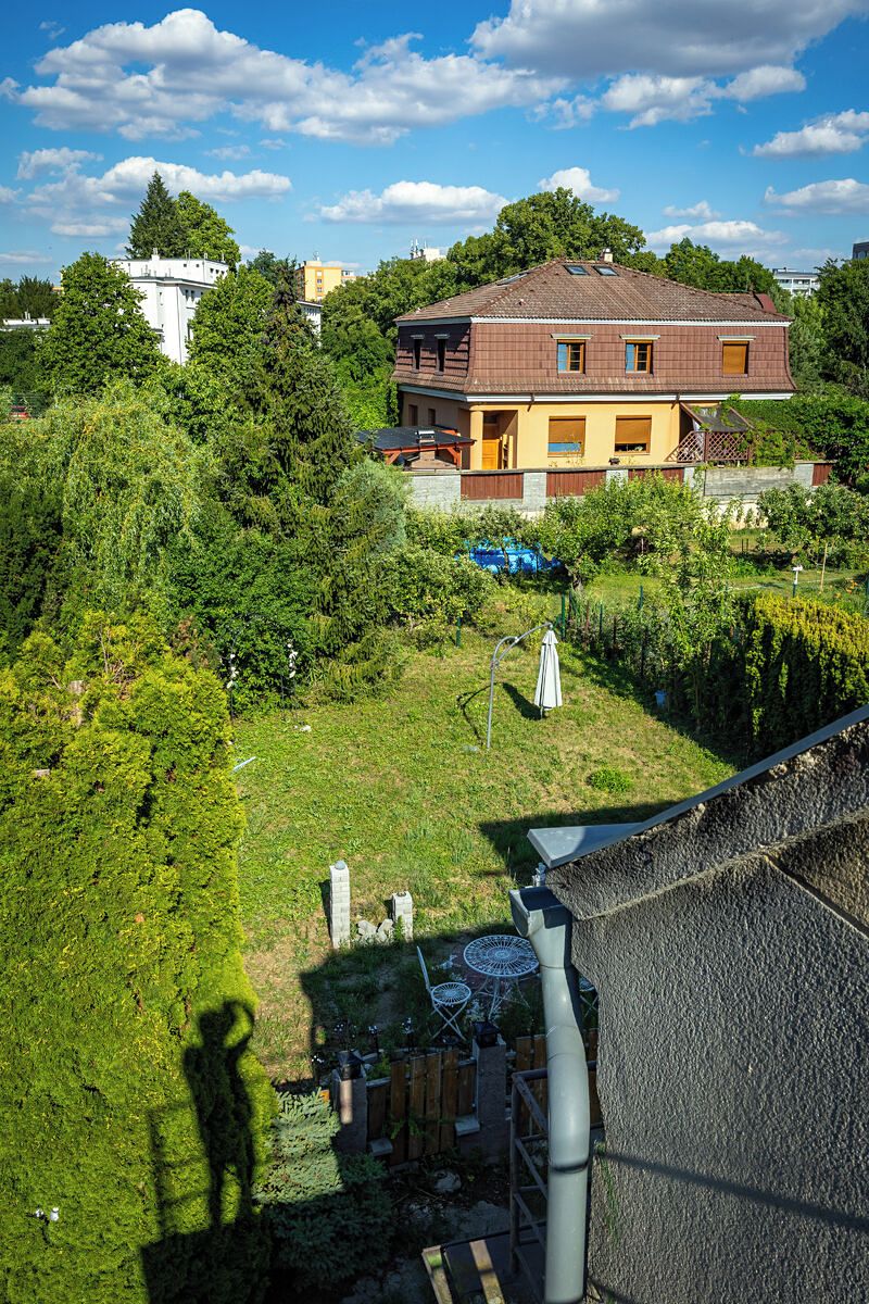 Prodej rodinného domu 251 m², pozemek 546 m² – fotografie 2