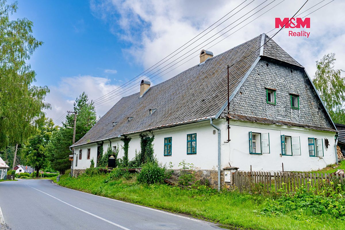 Prodej rodinného domu 274 m², pozemek 2024 m² – fotografie 2