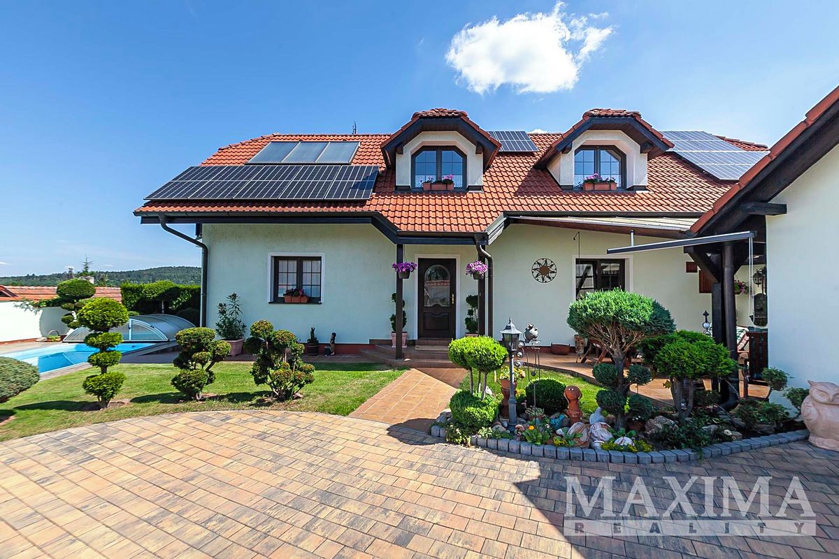Prodej rodinného domu 245 m², pozemek 773 m² – fotografie 3