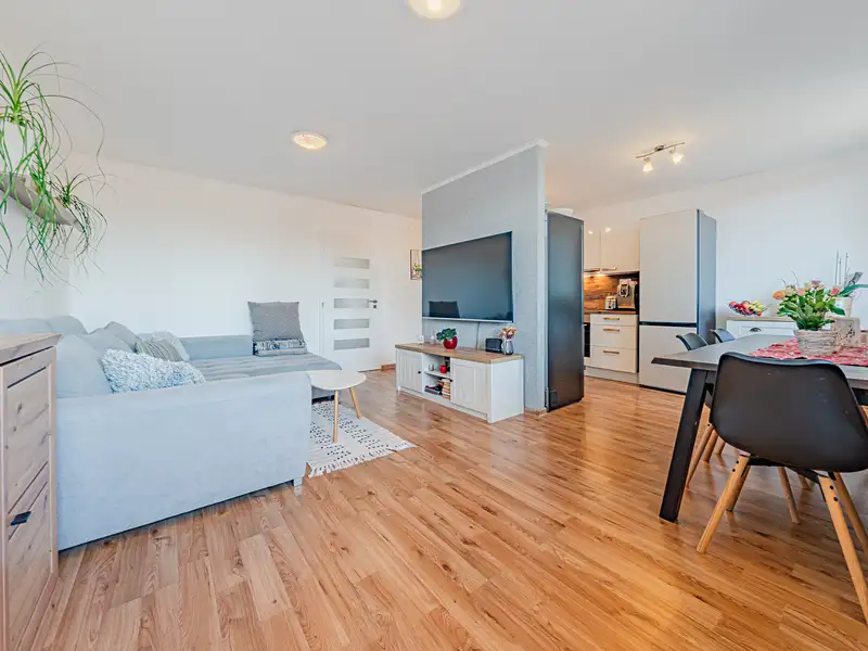 Prodej bytu 3+1 70 m², Nové Strašecí – náhled fotky 3