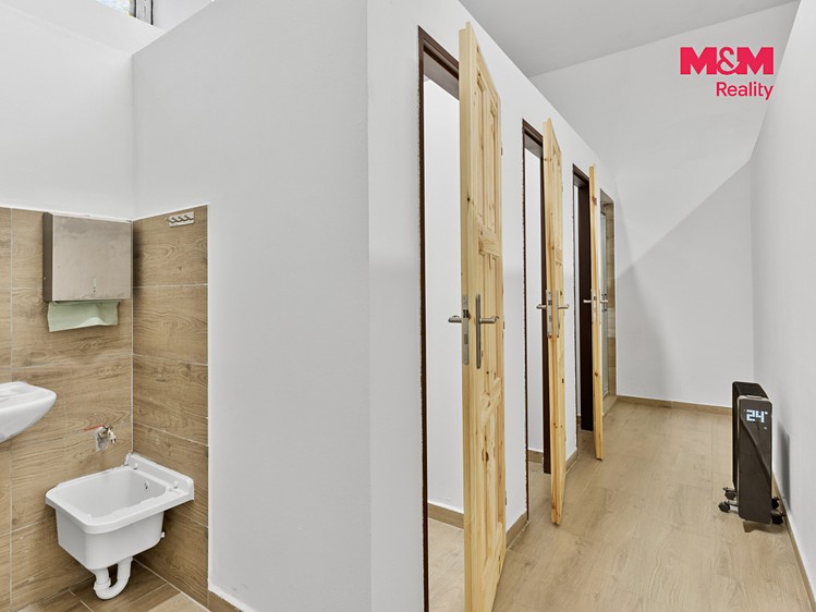 Pronájem komerčního prostoru, 884 m² (13 z 14)