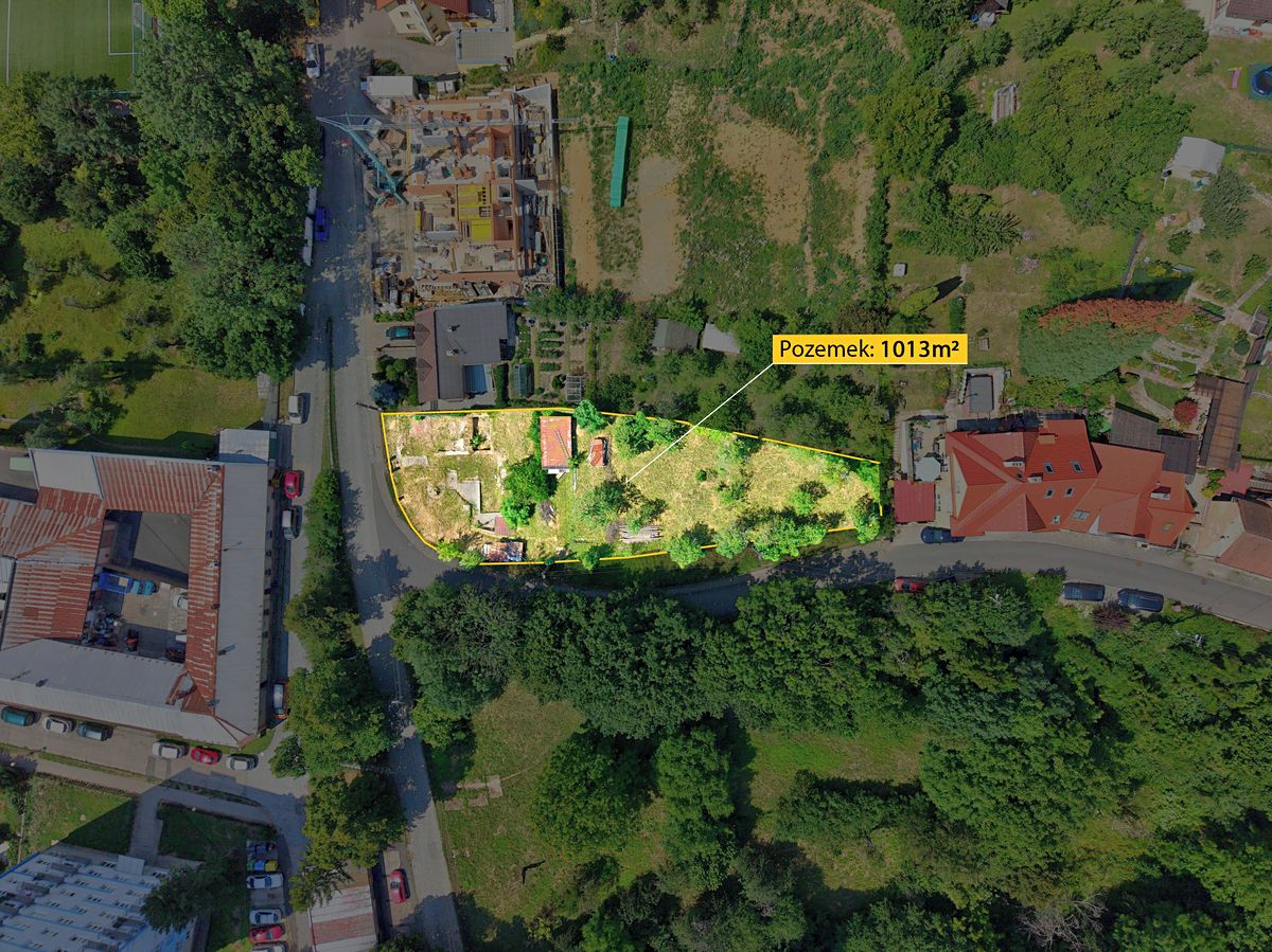Prodej stavebního pozemku 1013 m² – fotografie 2