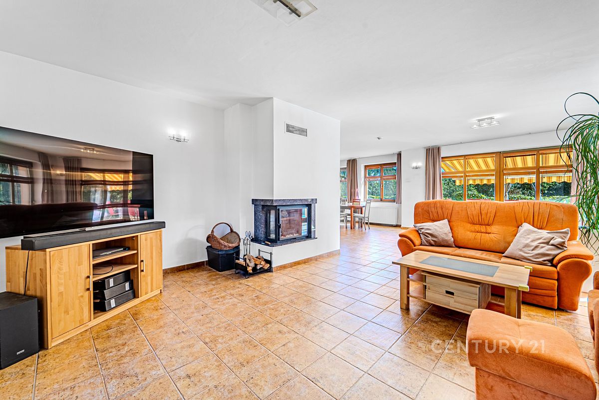 Prodej komerční nemovitosti 327 m² – fotografie 3
