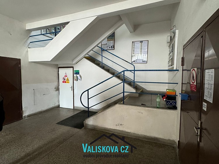 Комерційне приміщення в оренду, 7 000 м² (15 з 28)