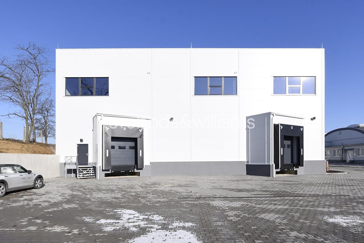 Pronájem výrobní haly, prostoru 1464 m², Rousínov – fotka 1 z 3