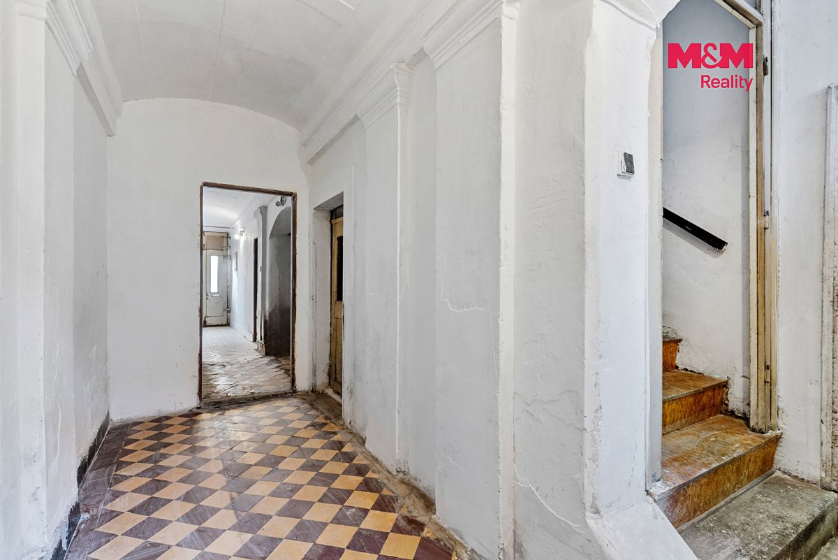 Prodej rodinného domu 226 m², pozemek 113 m² – fotografie 5