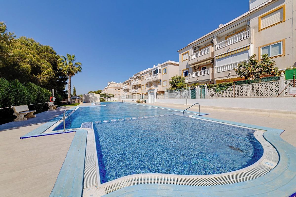 Prodej bytu 3+1 63 m², Torrevieja – fotka 1 z 3
