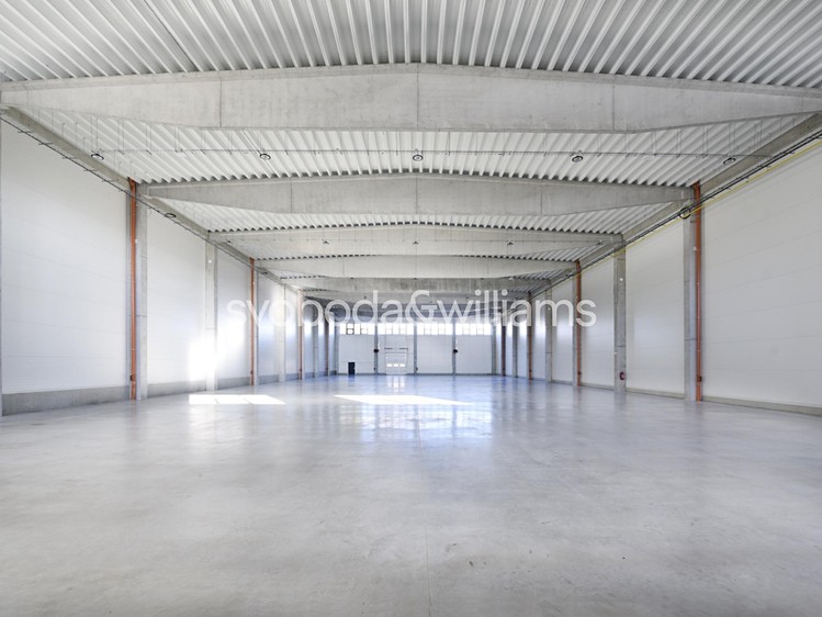 Комерційне приміщення в оренду, 1 464 м² (2 з 14)