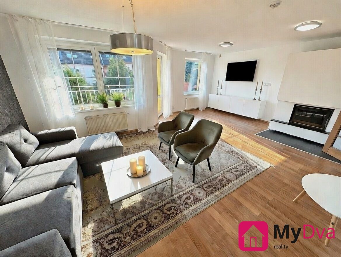 Prodej rodinného domu 195 m², pozemek 124 m² – fotografie 3