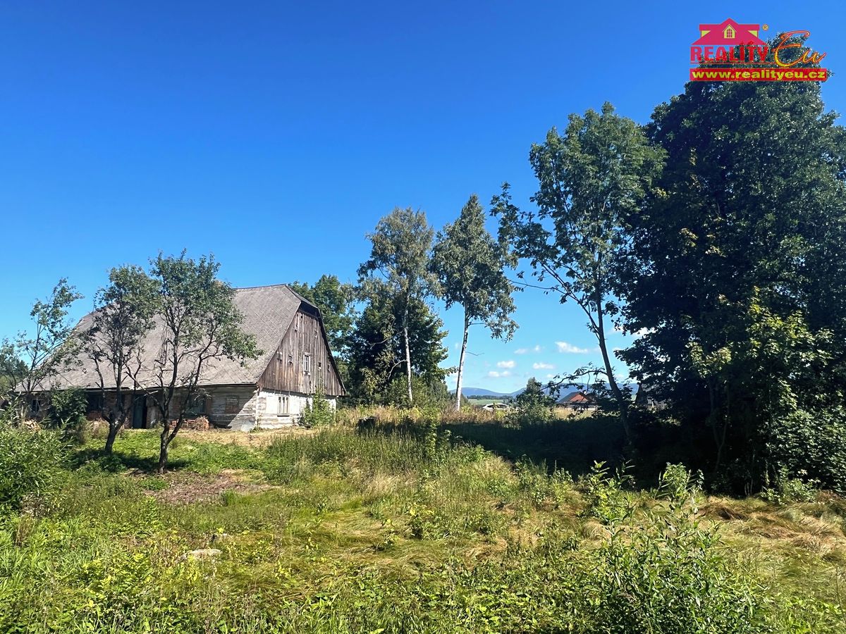 Prodej stavebního pozemku 2400 m²
