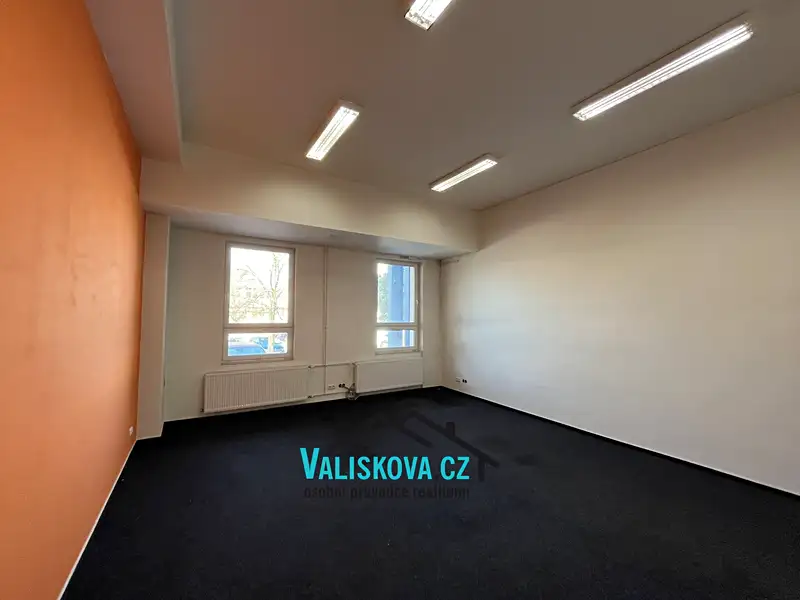 Pronájem kanceláře 347 m², Kroměříž – náhled fotky 2