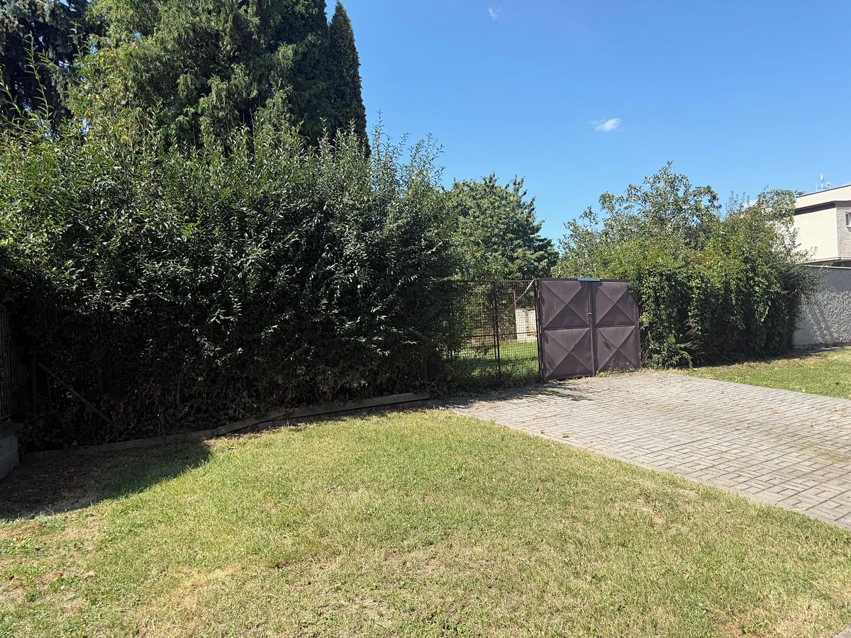 Prodej stavebního pozemku 835 m² – fotografie 2