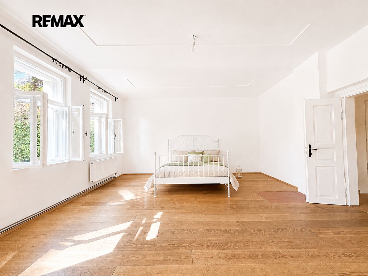 Prodej rodinného domu 231 m², pozemek 654 m² – fotografie 4