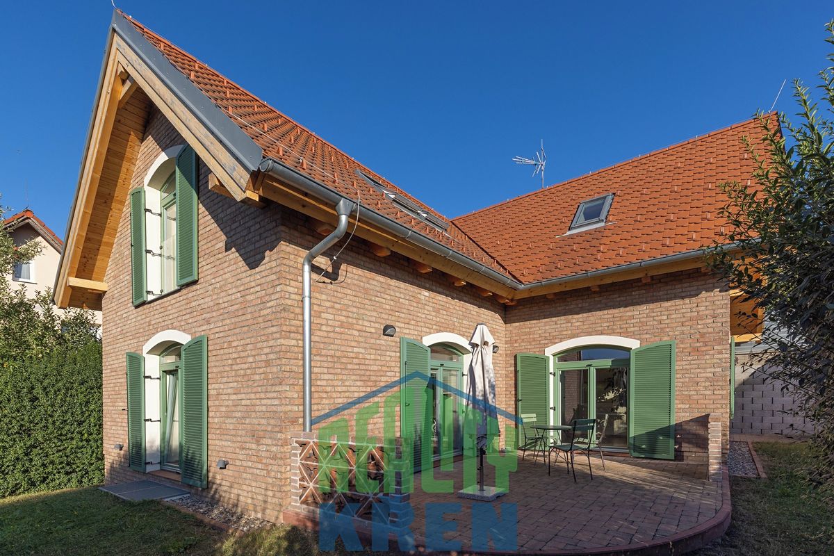 Prodej rodinného domu 212 m², pozemek 383 m²