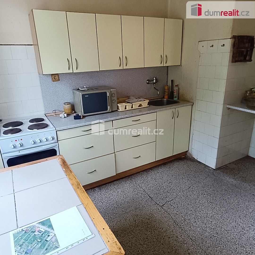 Prodej vily 180 m², pozemek 1230 m² – fotografie 3