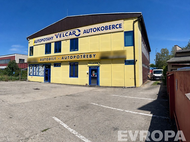 Prodej komerčního prostoru, 900 m² (2 z 8)