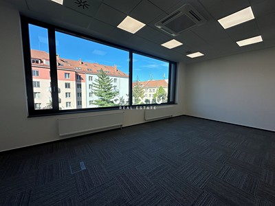 Pronájem kanceláře 90 m²