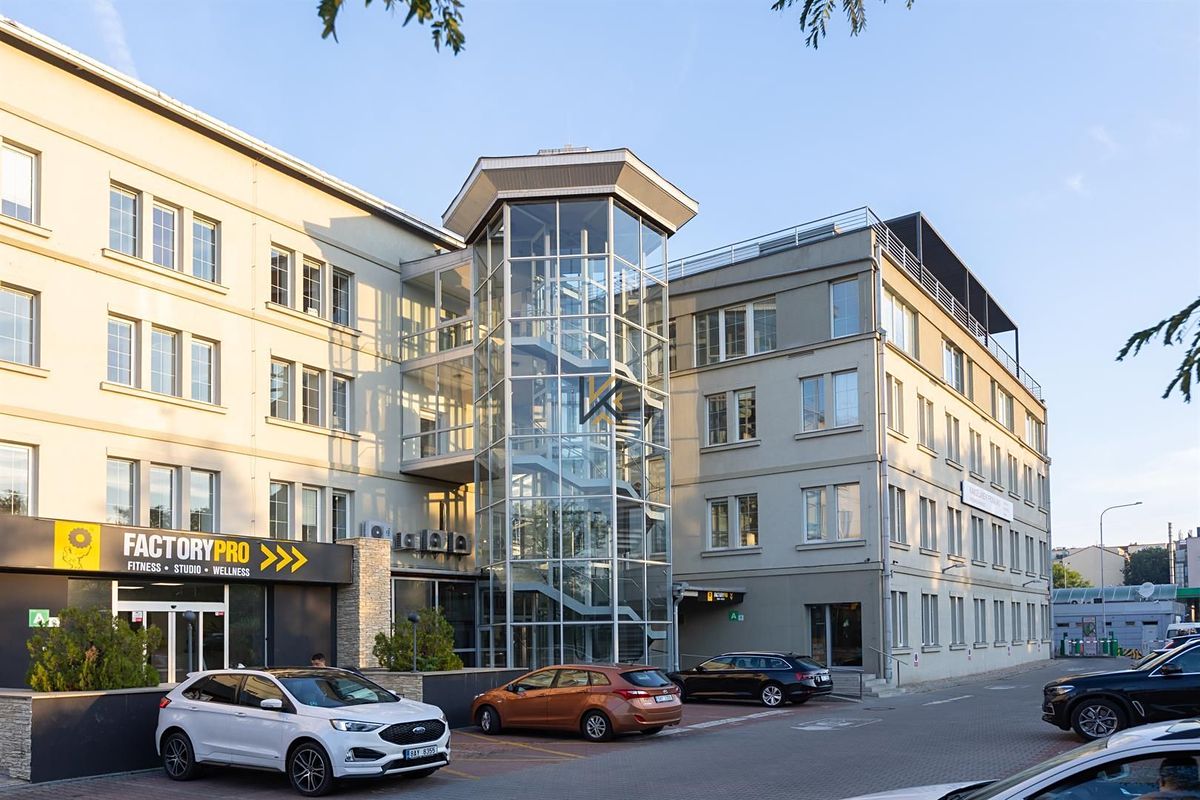 Pronájem kanceláře 155 m² – fotografie 4